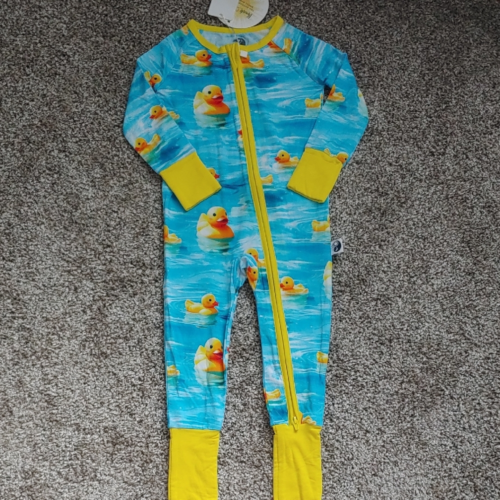 Bnwt Day & Night Bamboo 6-12mo Gender Neutral Zippy Rubber Duckies
